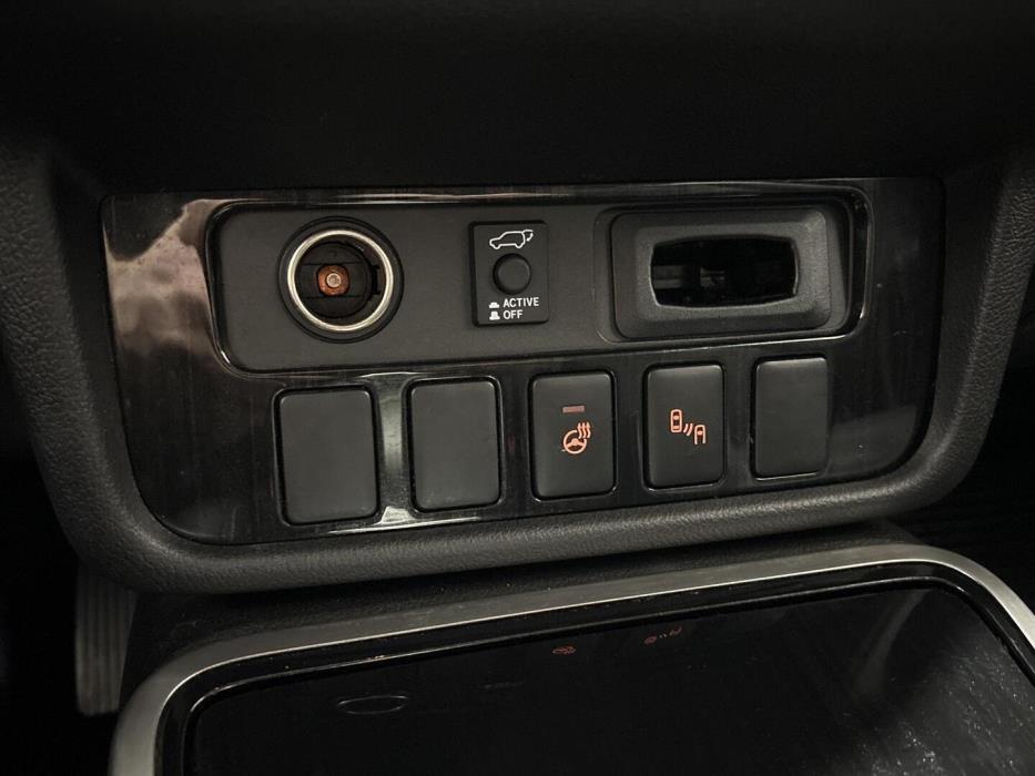 MITSUBISHI OUTLANDER 2018