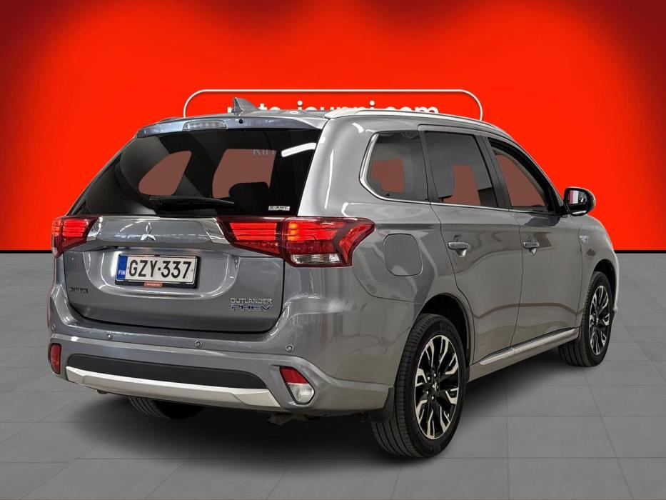 MITSUBISHI OUTLANDER 2018