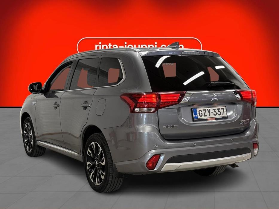 MITSUBISHI OUTLANDER 2018