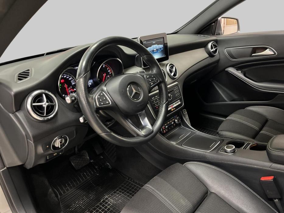 MERCEDES-BENZ CLA 2018