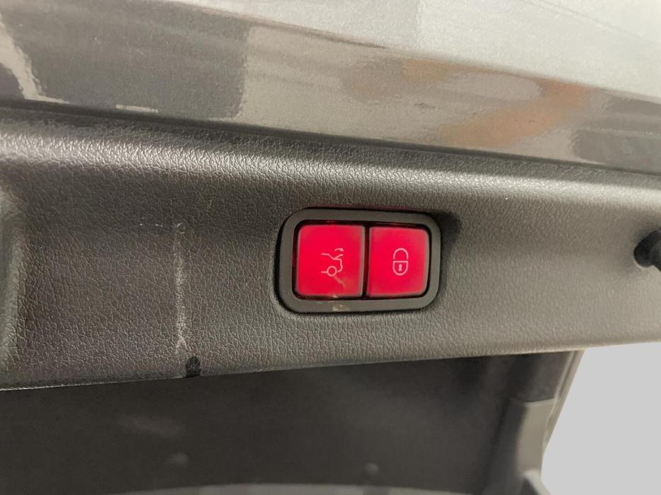 MERCEDES-BENZ EQE 2023