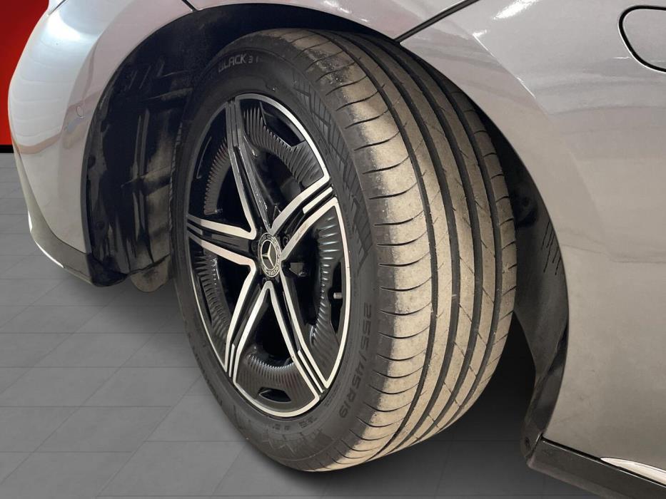 MERCEDES-BENZ EQE 2023