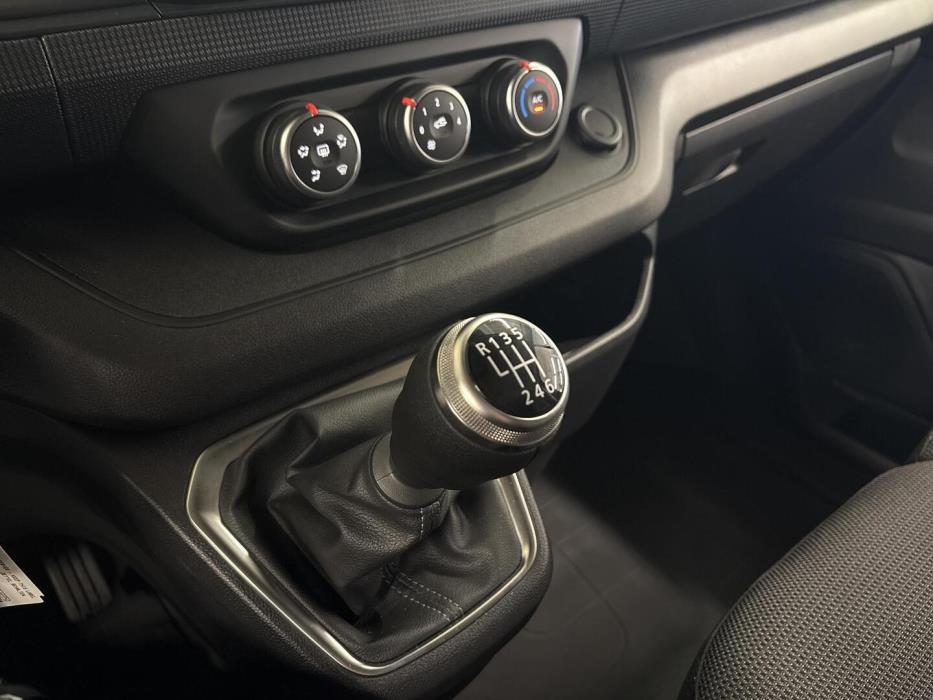 RENAULT Trafic 2026