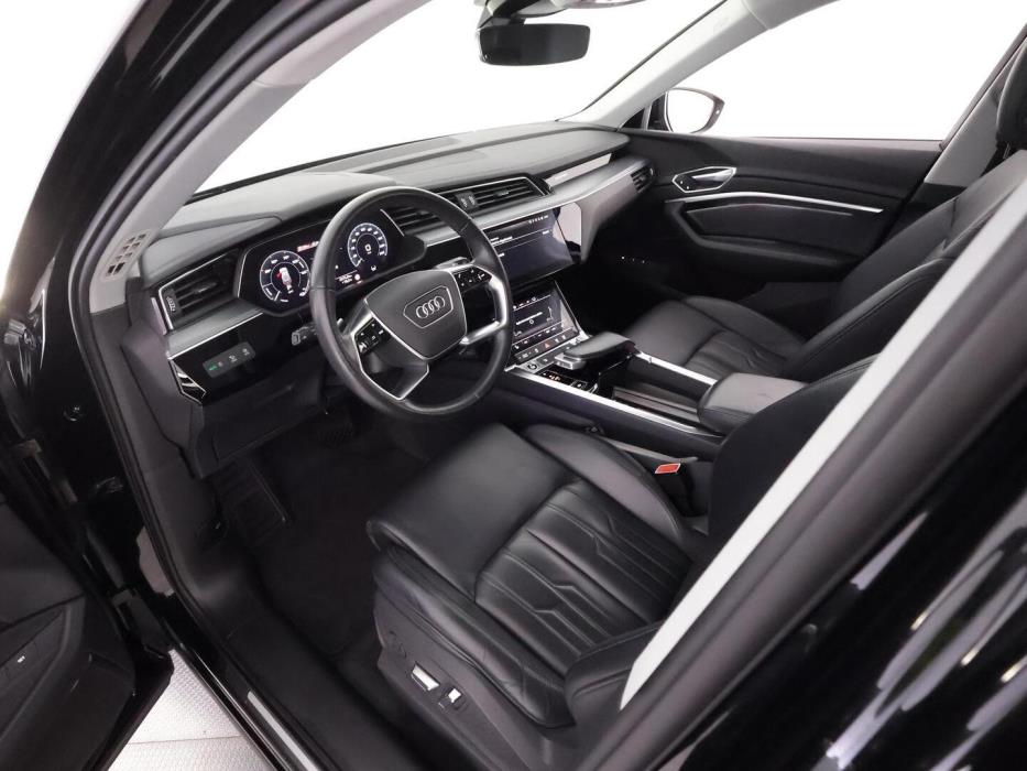 AUDI E-TRON 2022