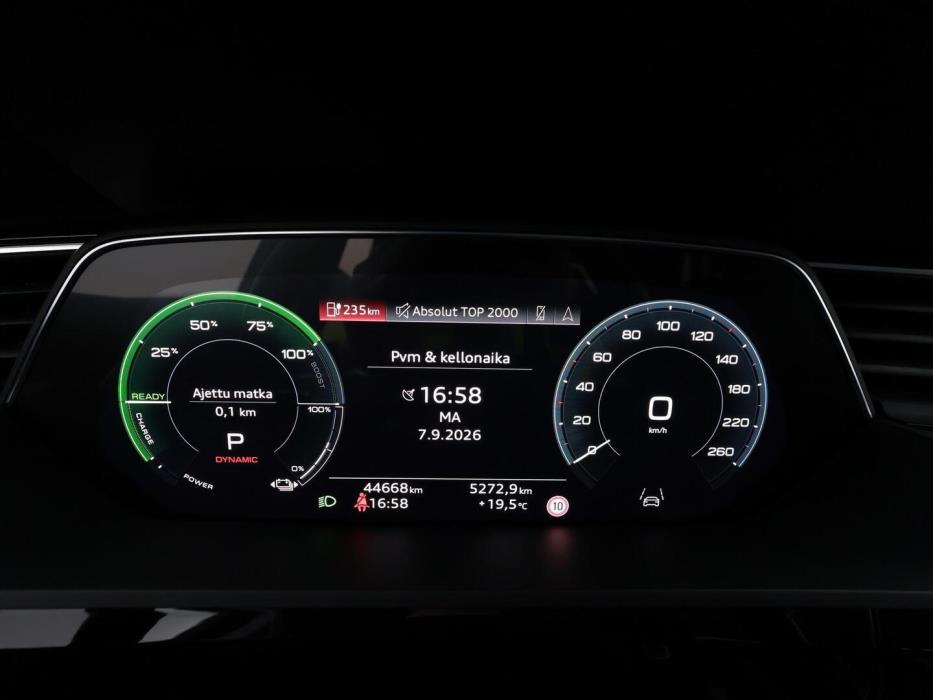 AUDI E-TRON 2022