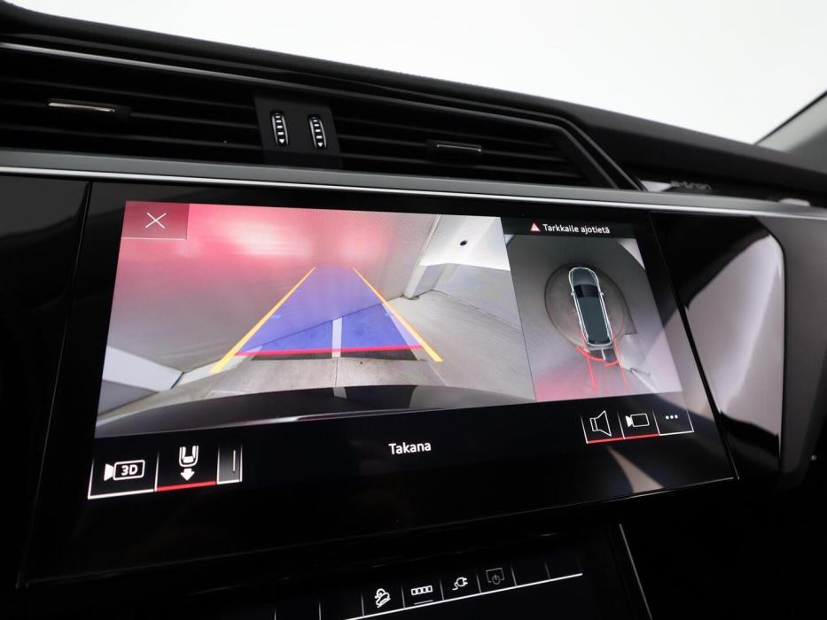 AUDI E-TRON 2022
