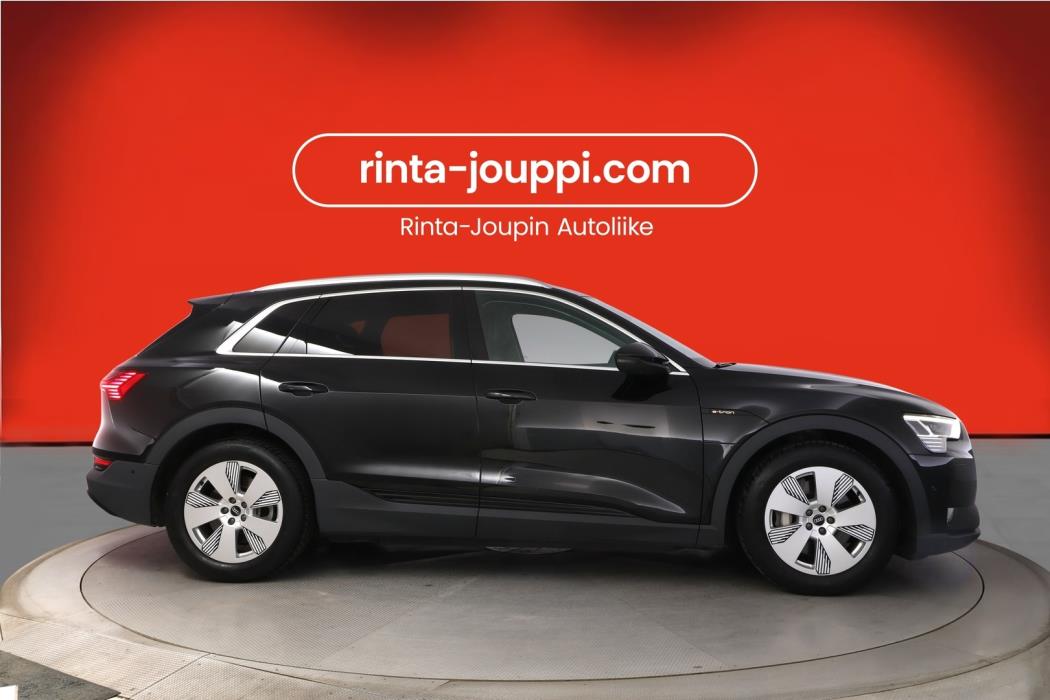 AUDI E-TRON 2022