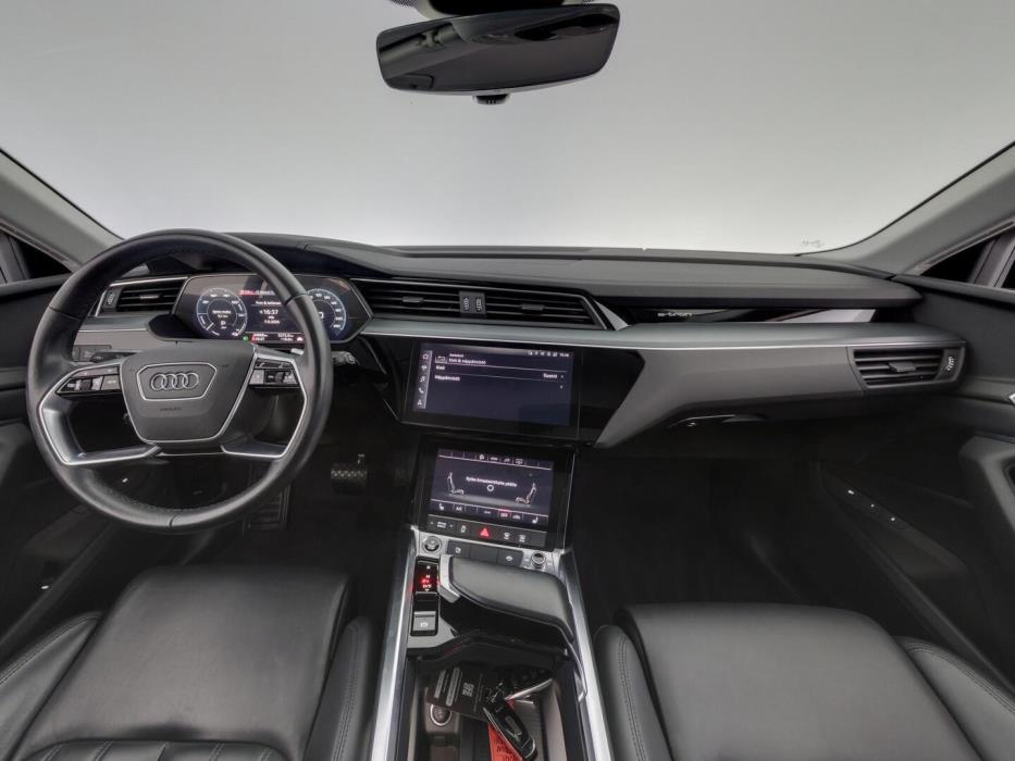 AUDI E-TRON 2022
