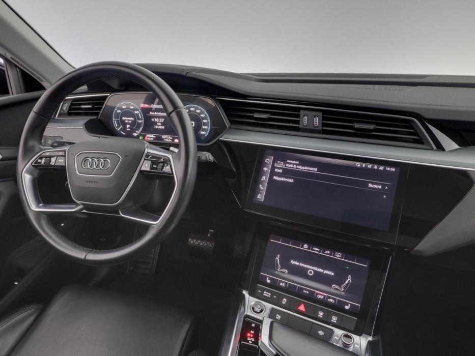 AUDI E-TRON 2022
