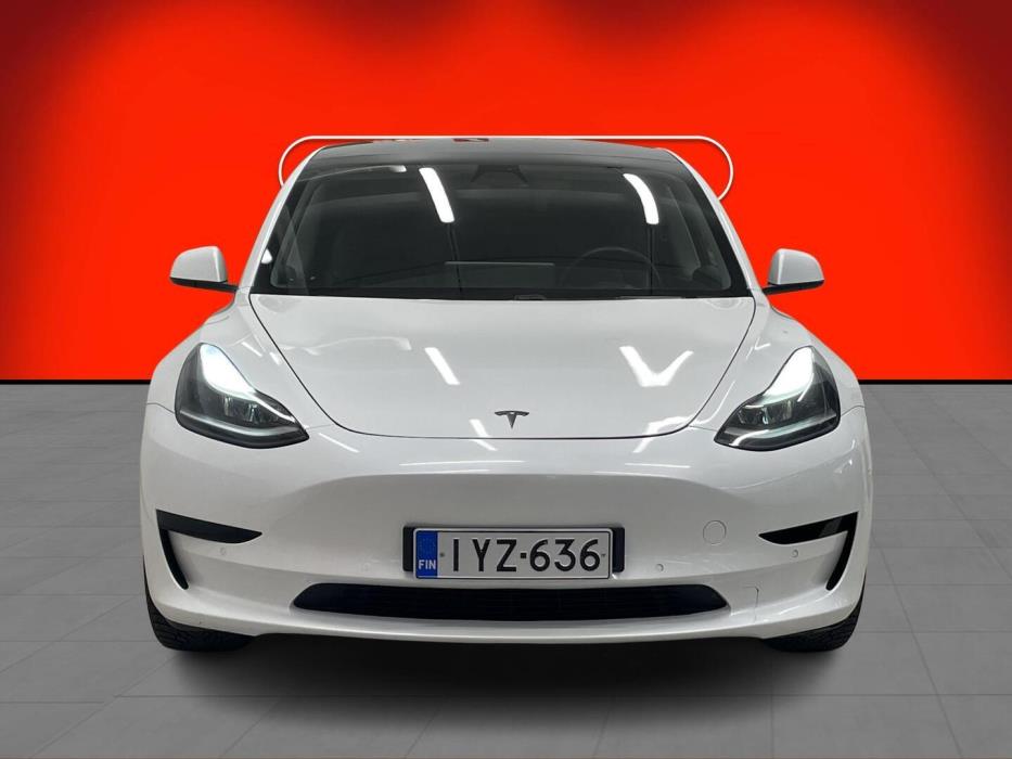 TESLA Model 3 2021