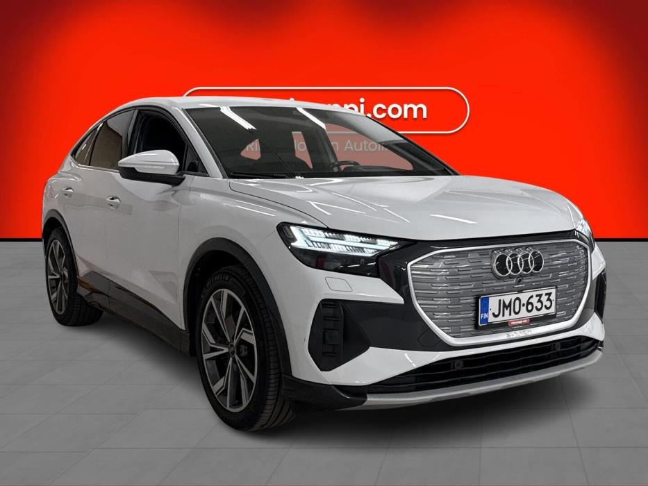 AUDI Q4 e-tron 2021