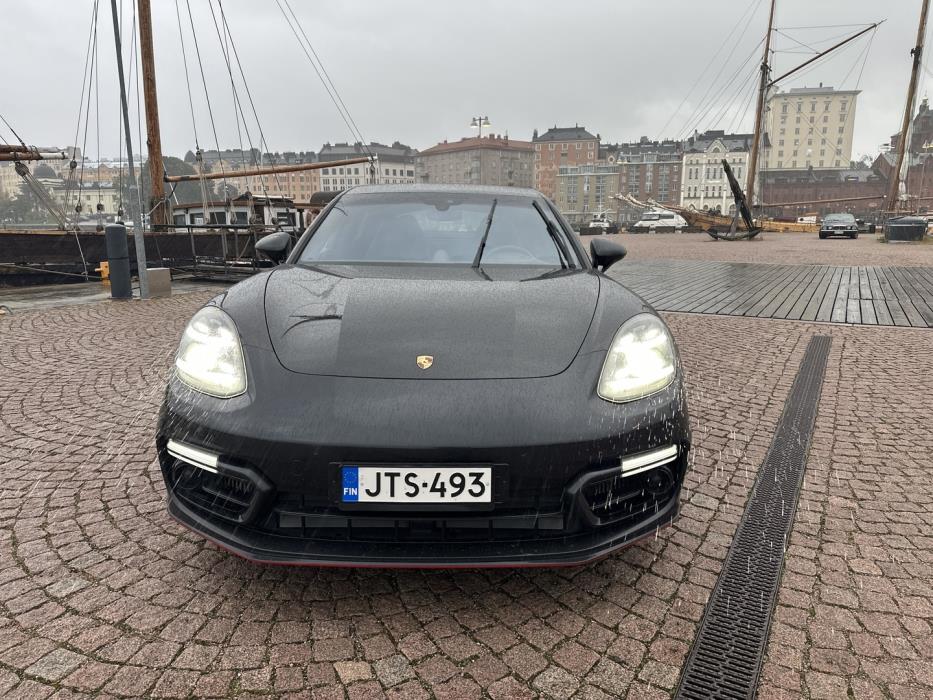 PORSCHE Panamera 2017