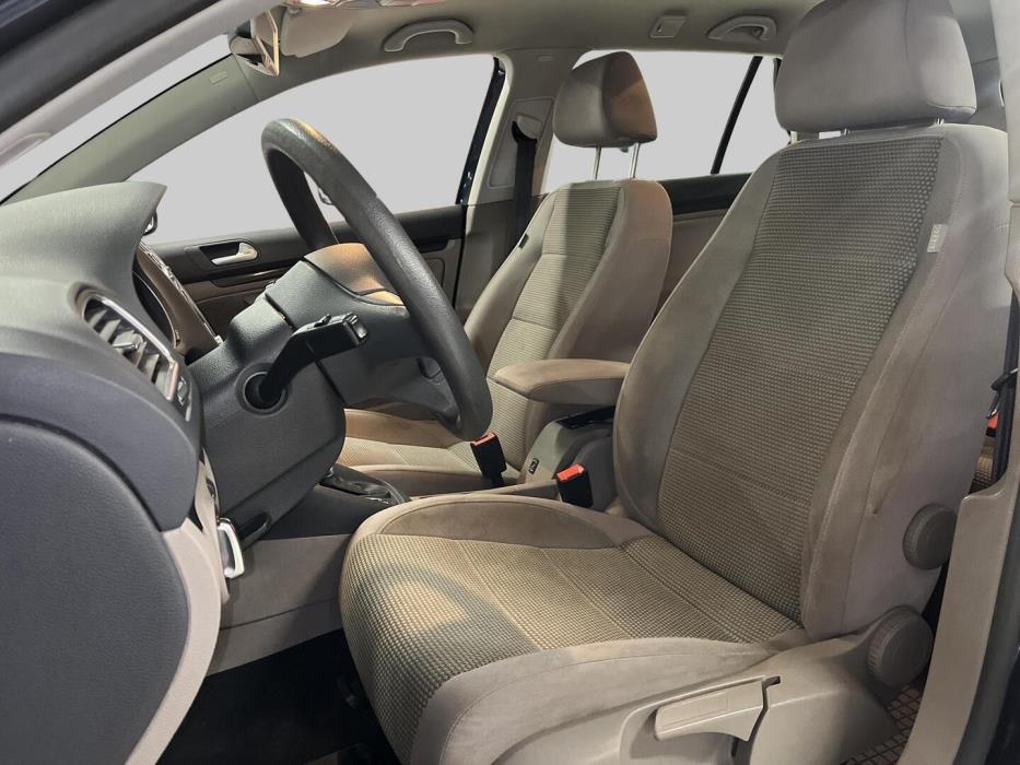 VOLKSWAGEN Golf 2010