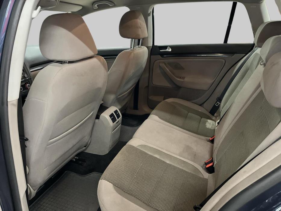 VOLKSWAGEN Golf 2010