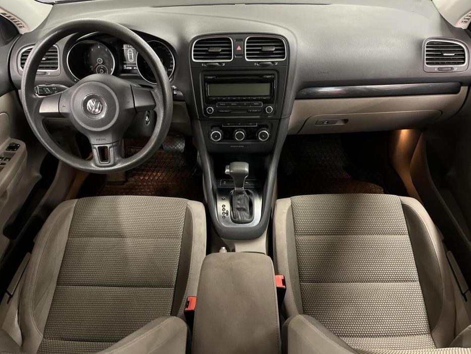 VOLKSWAGEN Golf 2010