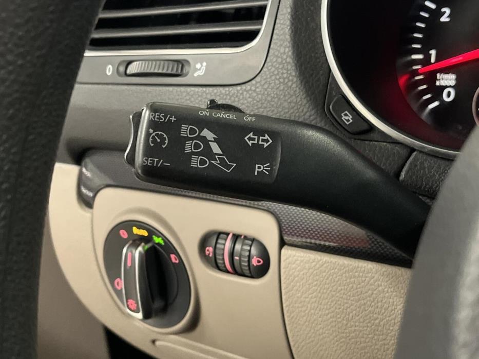 VOLKSWAGEN Golf 2010