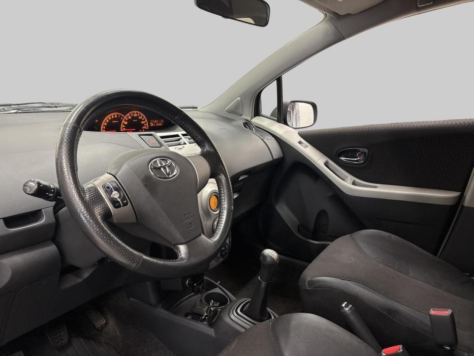 TOYOTA Yaris 2007