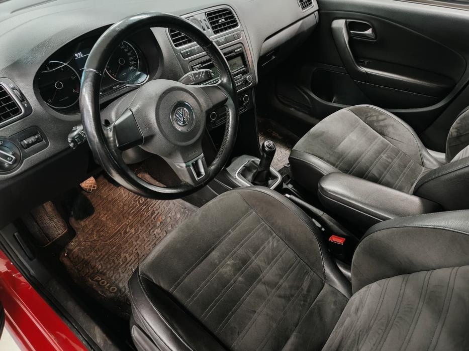 VOLKSWAGEN Polo 2011