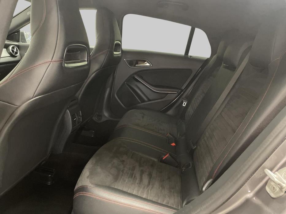 MERCEDES-BENZ CLA 2015