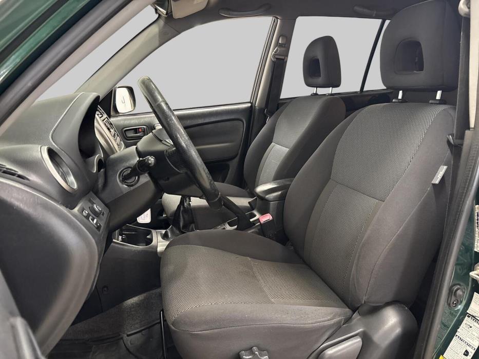 TOYOTA RAV4 2005