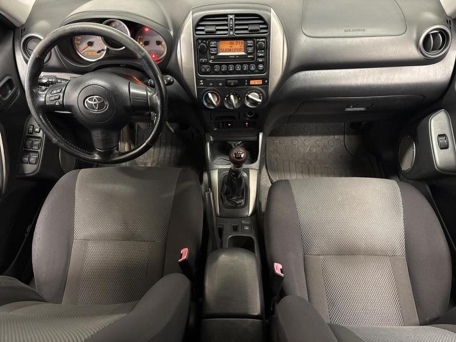 TOYOTA RAV4 2005