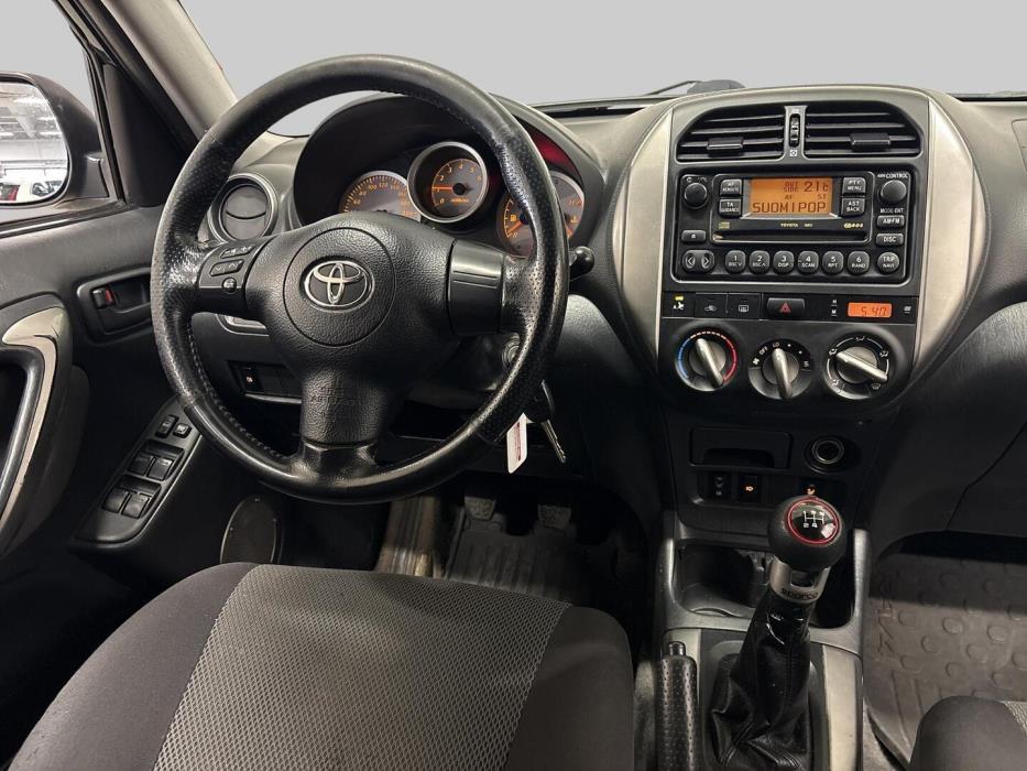 TOYOTA RAV4 2005