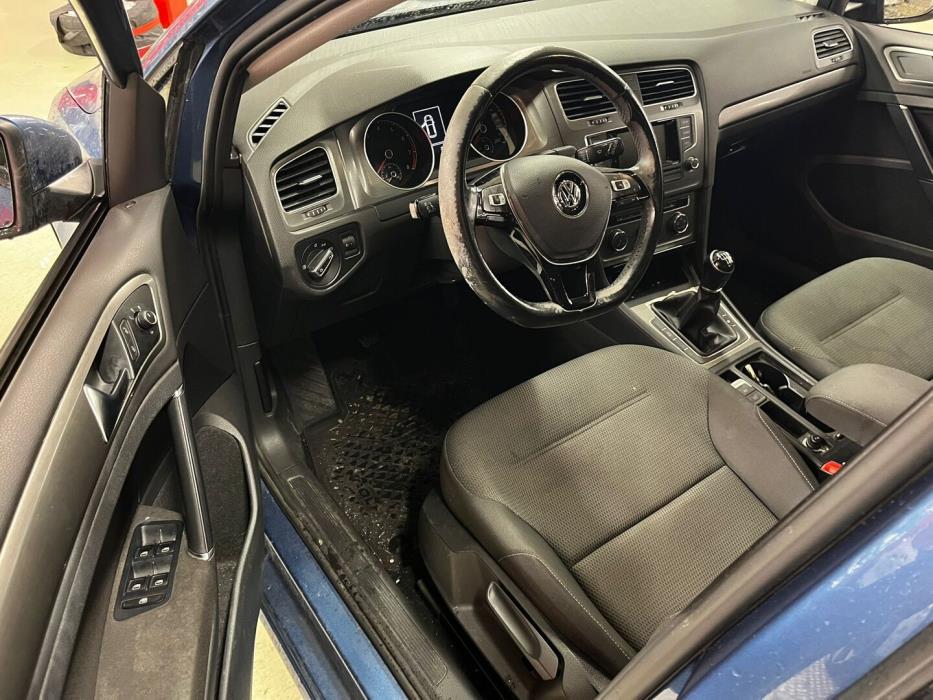 VOLKSWAGEN Golf 2013