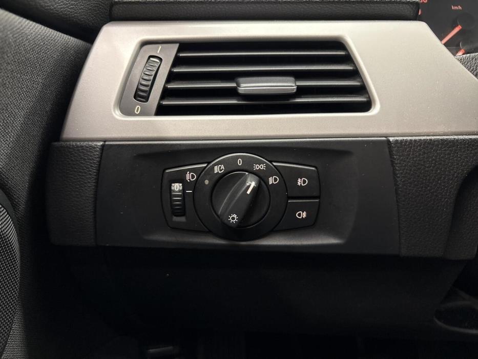 BMW 320 2006