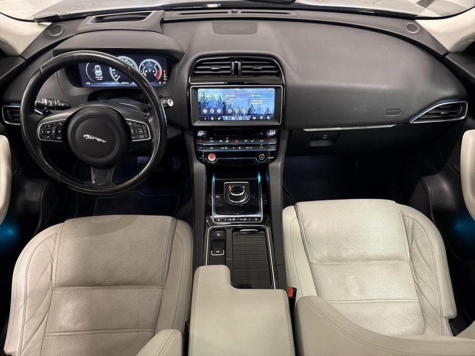 JAGUAR F-PACE 2016