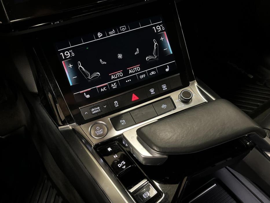 AUDI e-tron 2020