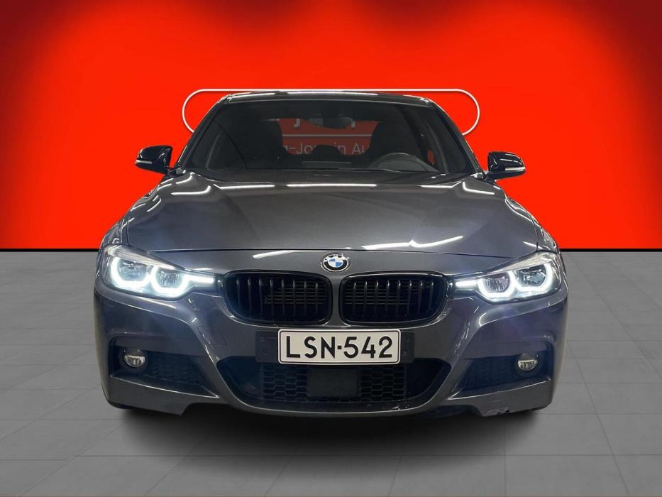BMW 330 2017
