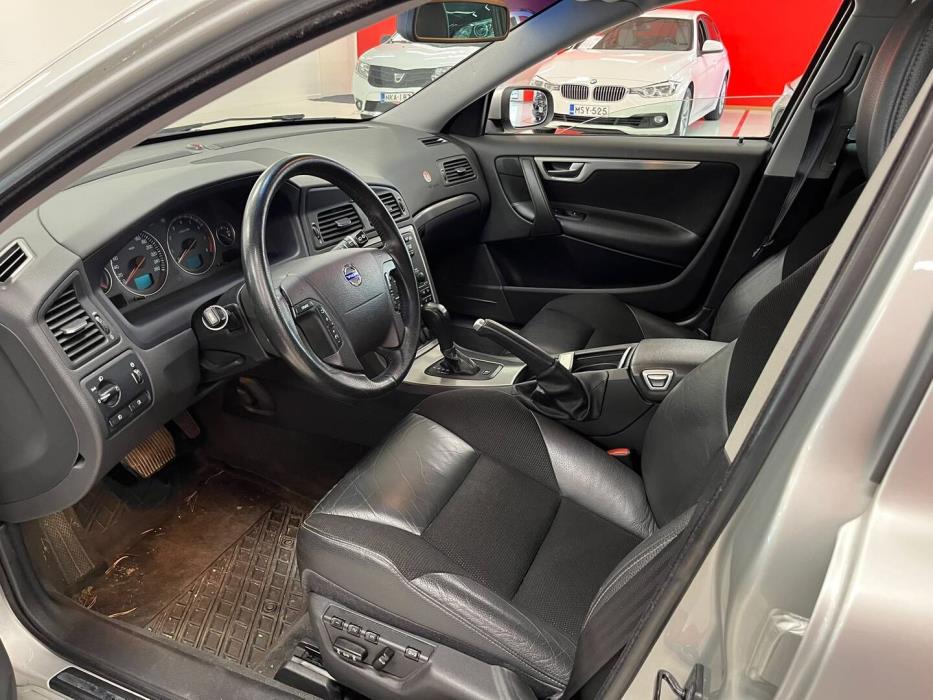 VOLVO V70 2007