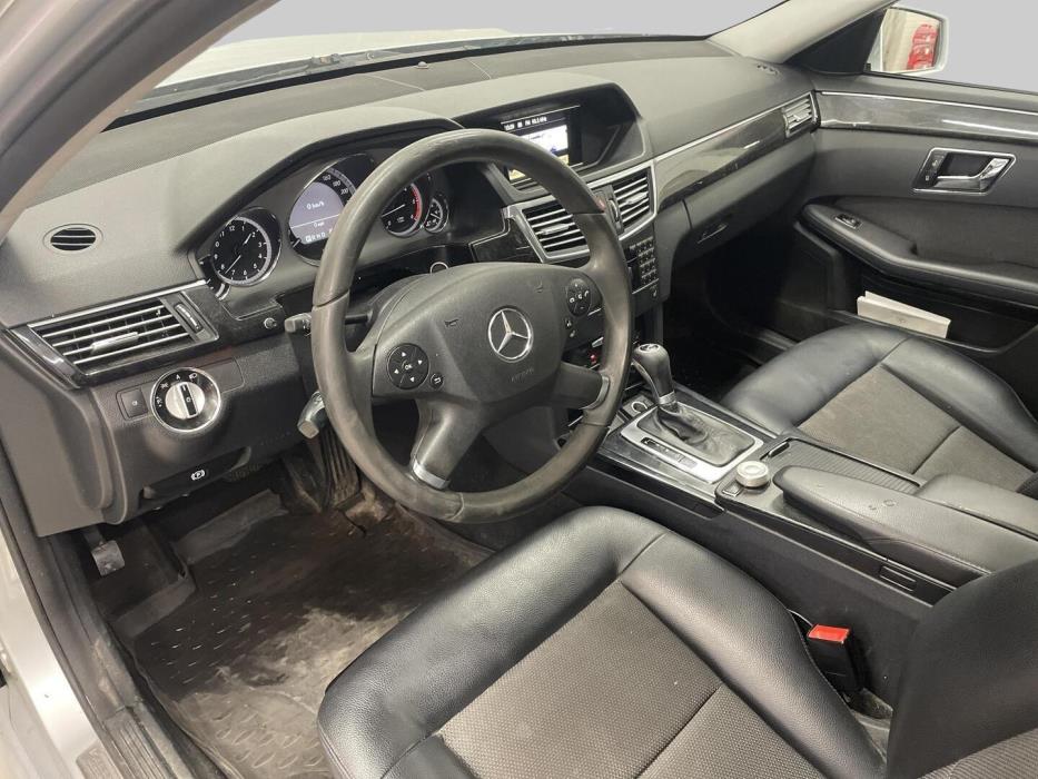 MERCEDES-BENZ E 2010