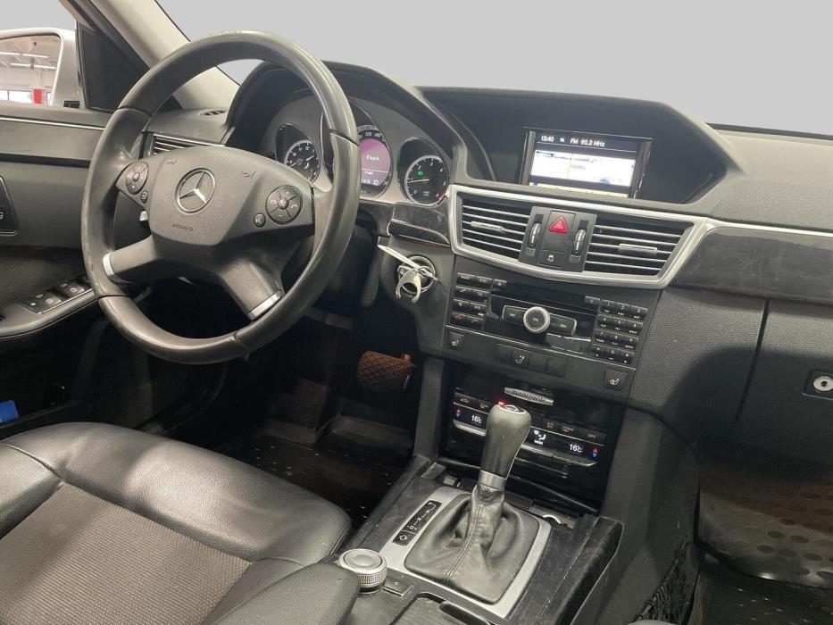 MERCEDES-BENZ E 2010