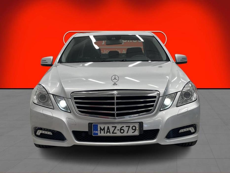 MERCEDES-BENZ E 2010