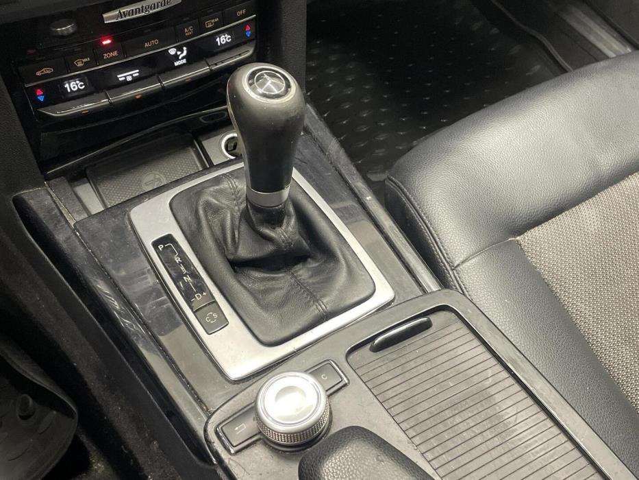 MERCEDES-BENZ E 2010