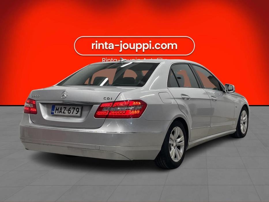 MERCEDES-BENZ E 2010
