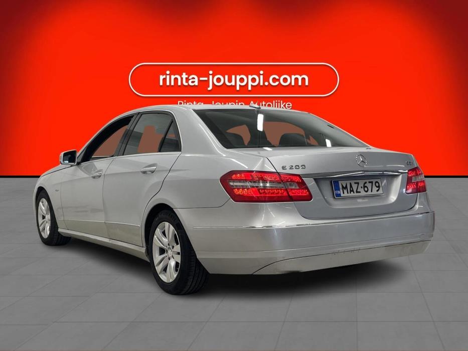 MERCEDES-BENZ E 2010