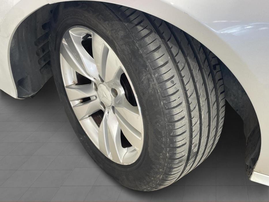 MERCEDES-BENZ E 2010