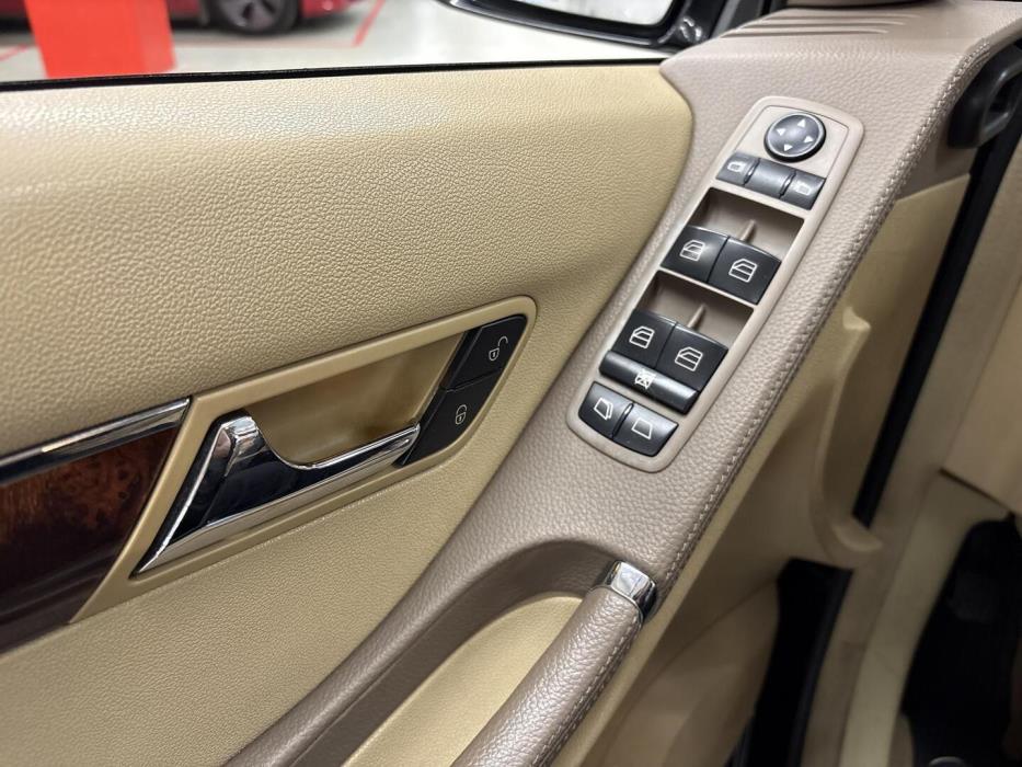 MERCEDES-BENZ R 2007