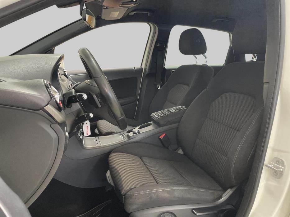 MERCEDES-BENZ B 2016