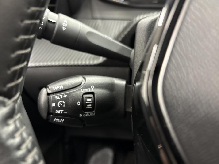 PEUGEOT 208 2020