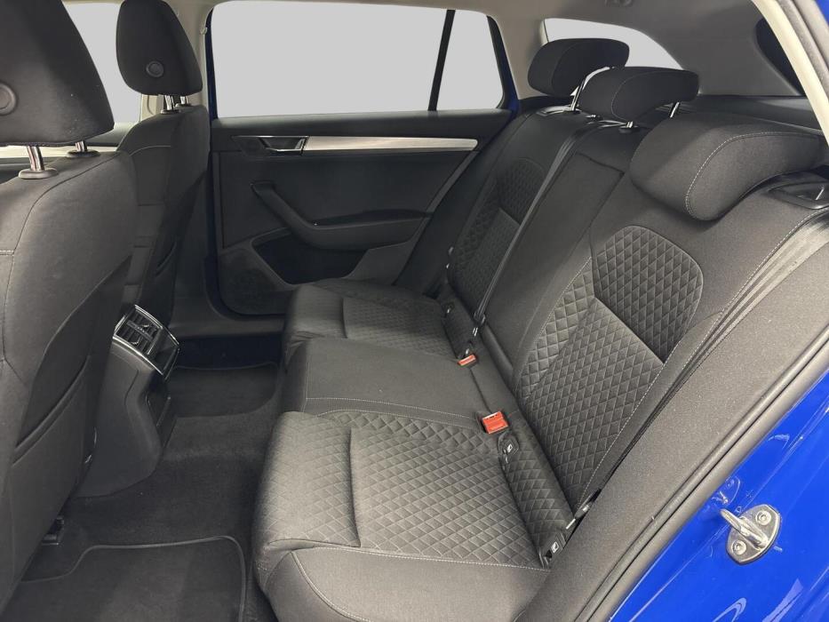 SKODA SUPERB COMBI 2022