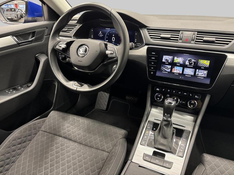SKODA SUPERB COMBI 2022