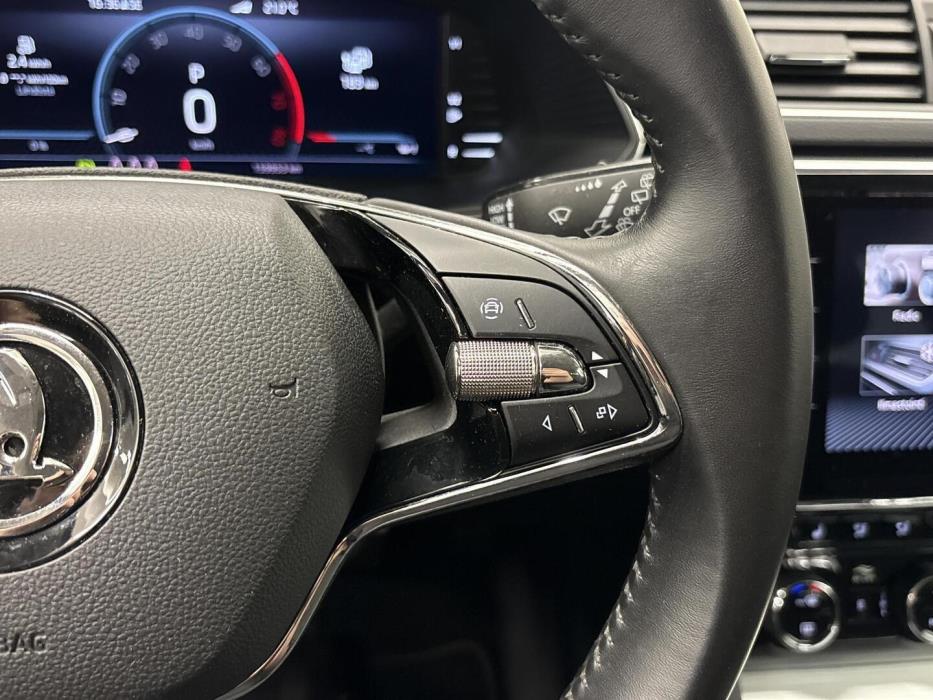 SKODA SUPERB COMBI 2022