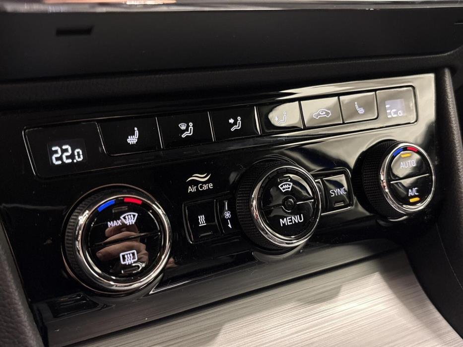 SKODA SUPERB COMBI 2022