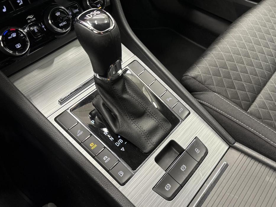 SKODA SUPERB COMBI 2022