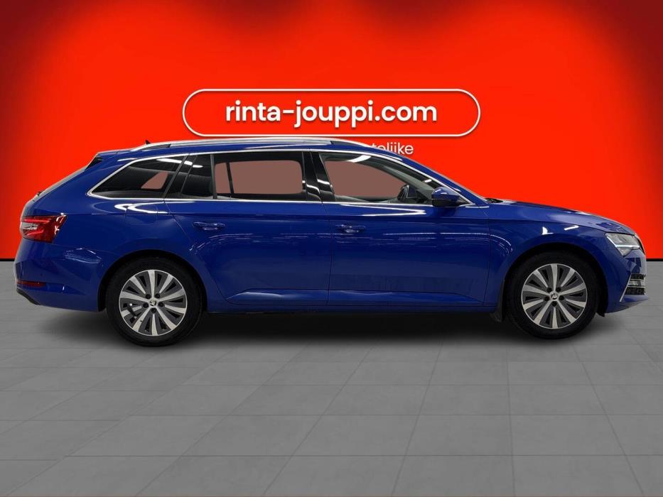SKODA SUPERB COMBI 2022