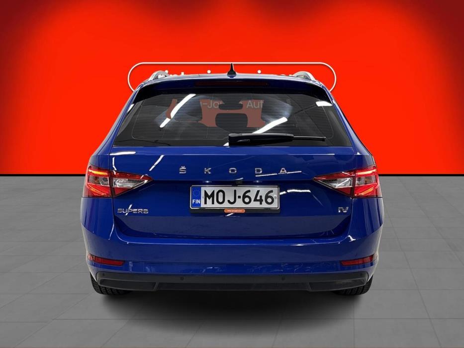 SKODA SUPERB COMBI 2022