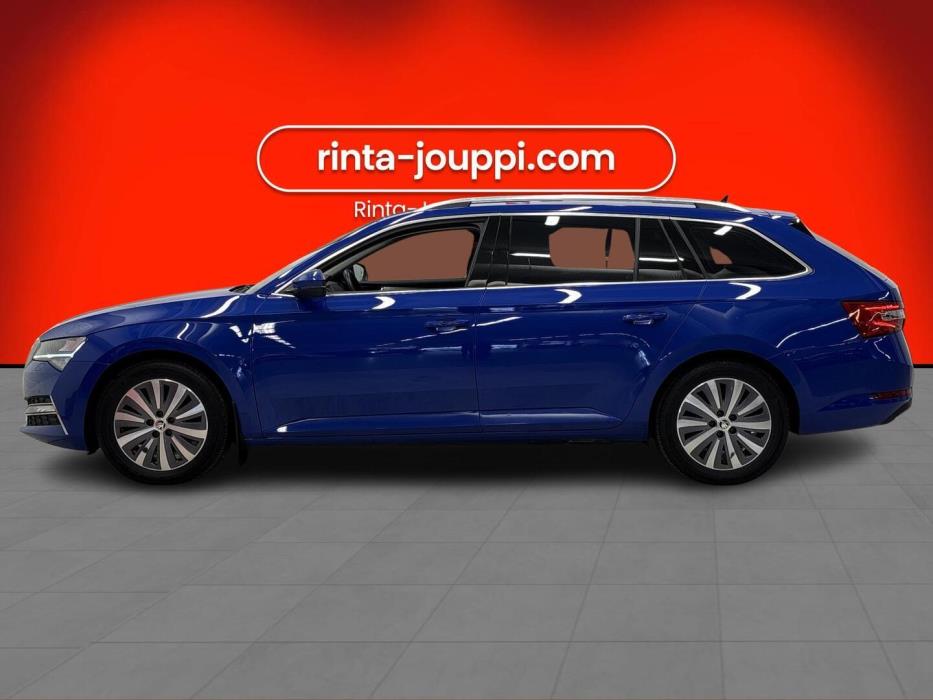 SKODA SUPERB COMBI 2022